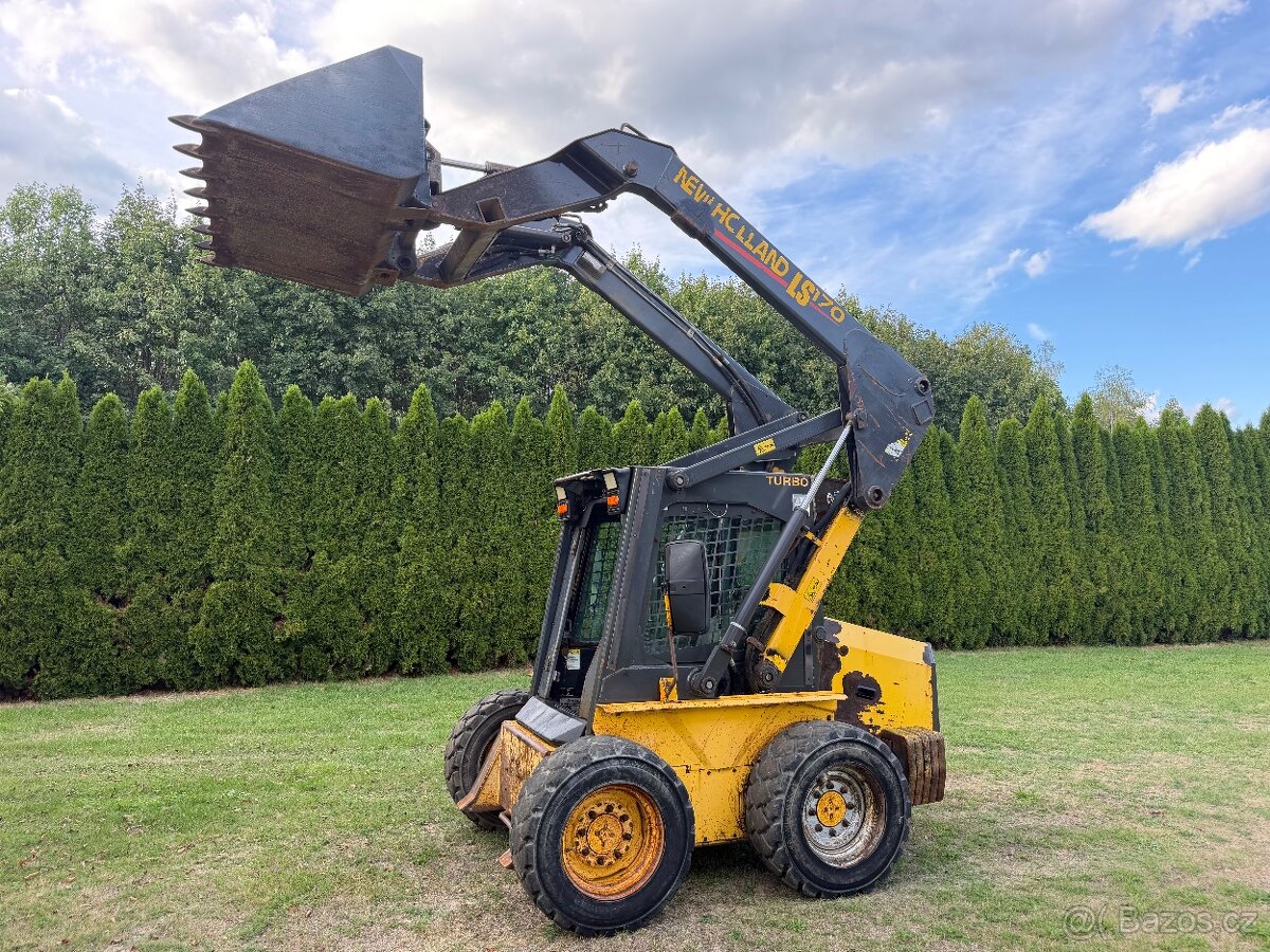 Smykový nakladač New Holland LS170 - 10