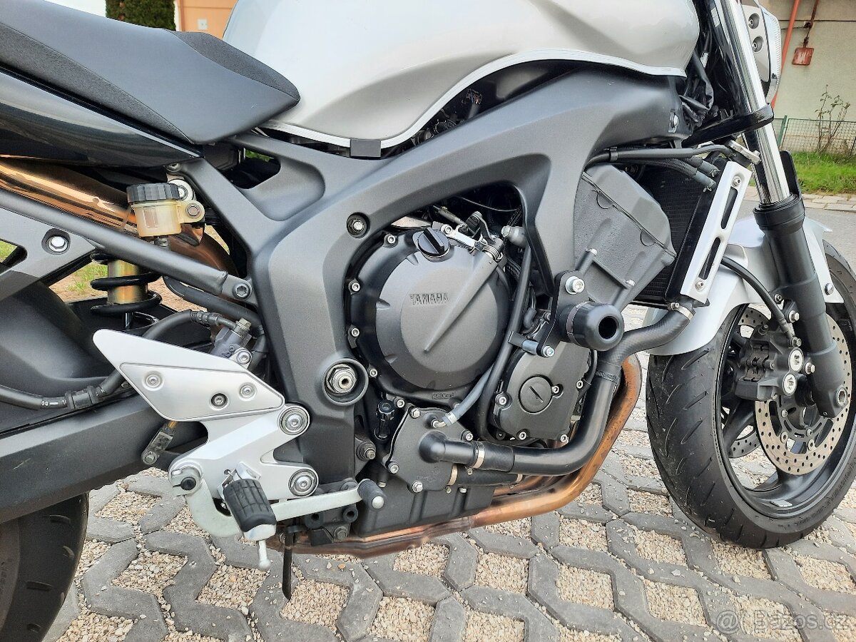 Yamaha FZ6 N S2 - 10