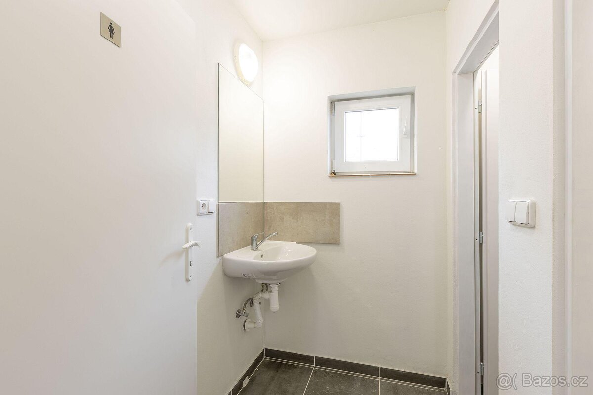 Pronájem komerčních prostor Zámrsk - 10