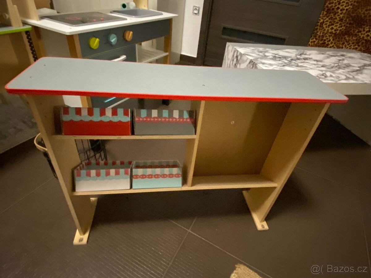 Kuchyňka + obchůdek + stůl - 10