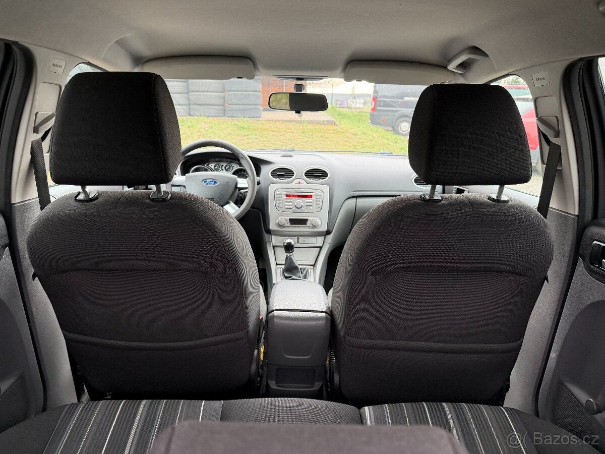 Ford Focus 1.6 16V - 10