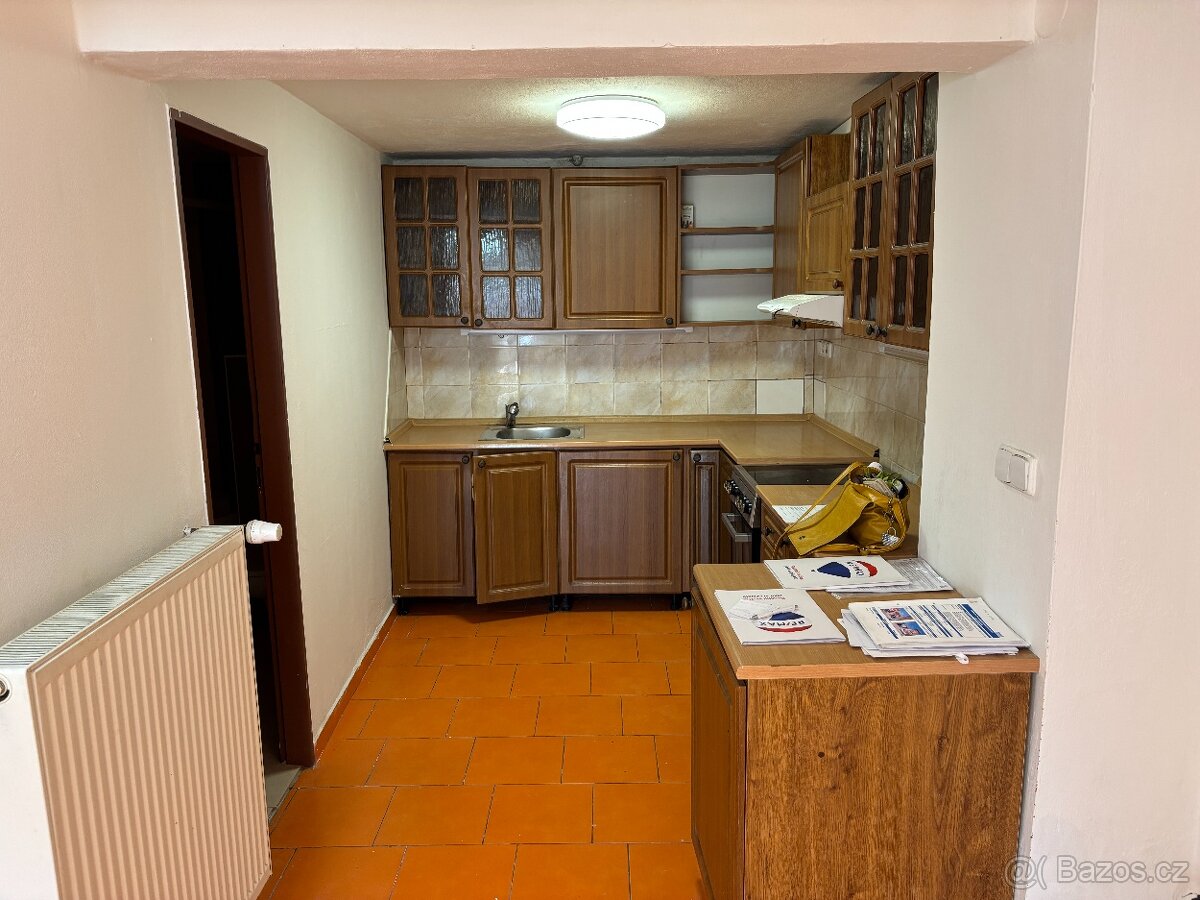 Prodej cihlového bytu 3+1 v OV, 86 m2, Znojmo - 10