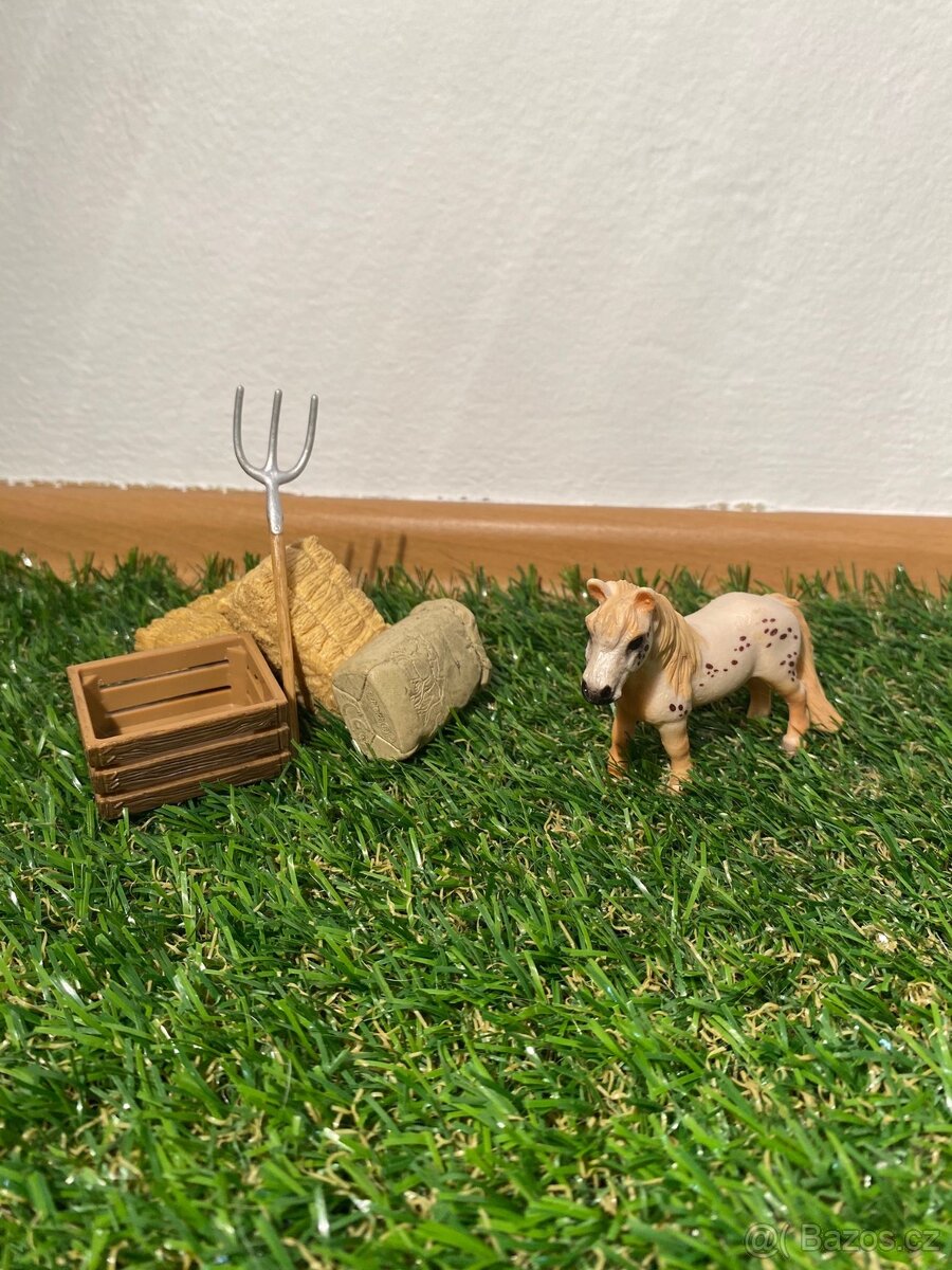 Fake identický schleich - 10