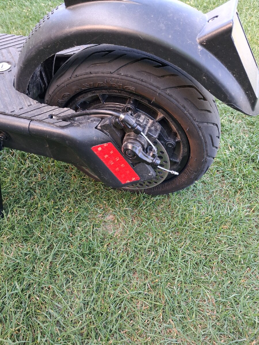 Elektrokoloběžka - 10