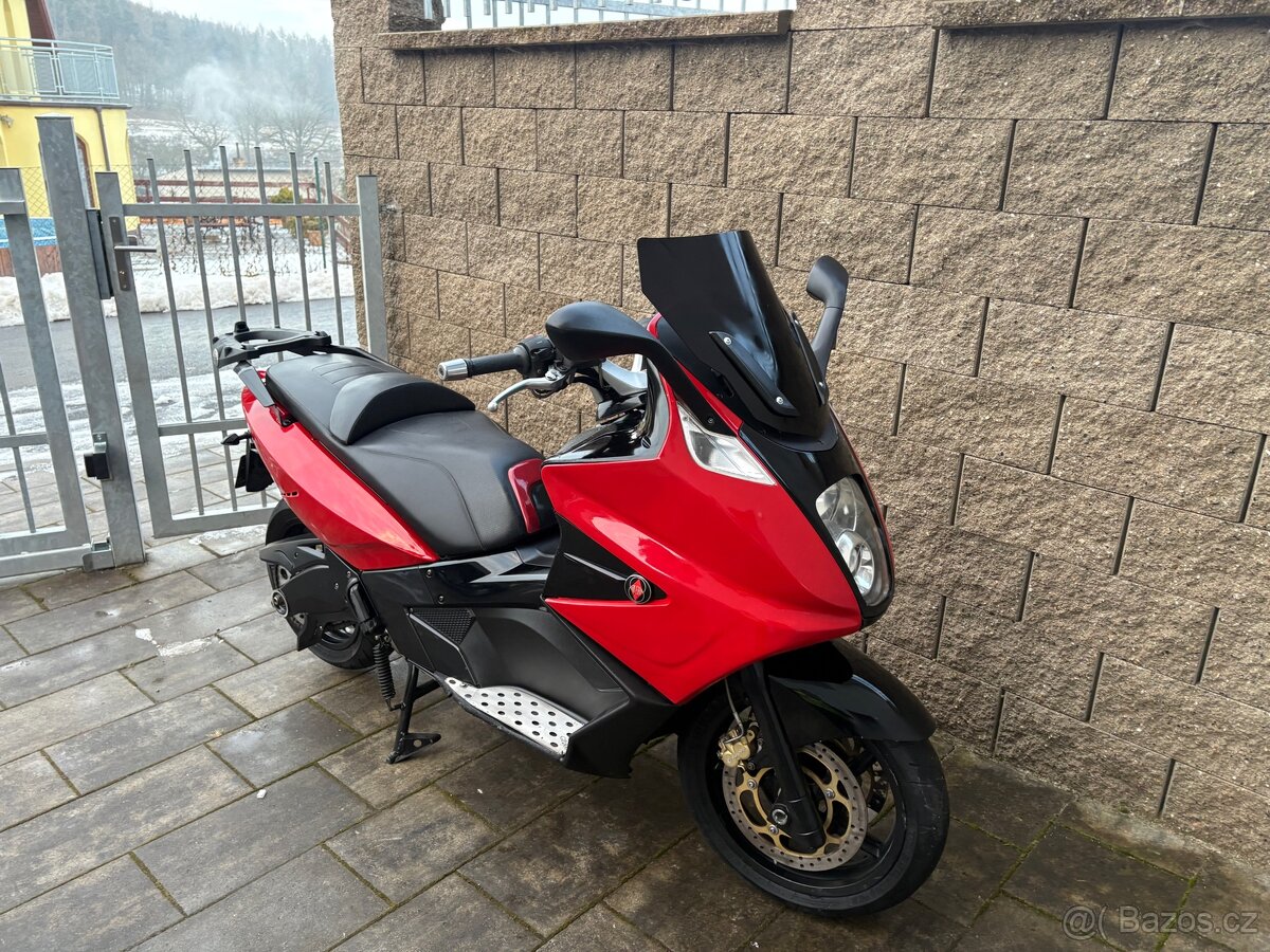 Gilera gp 800 2010 - 10