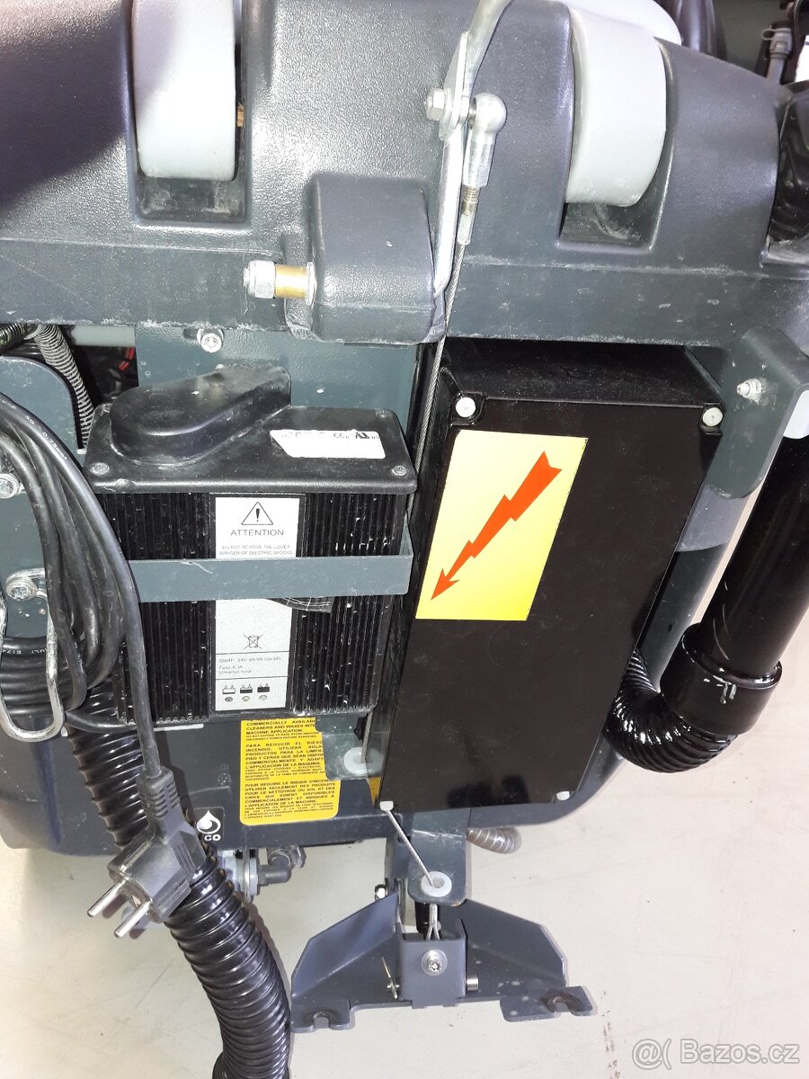 Podlahový mycí stroj Nilfisk BA 410 - 10