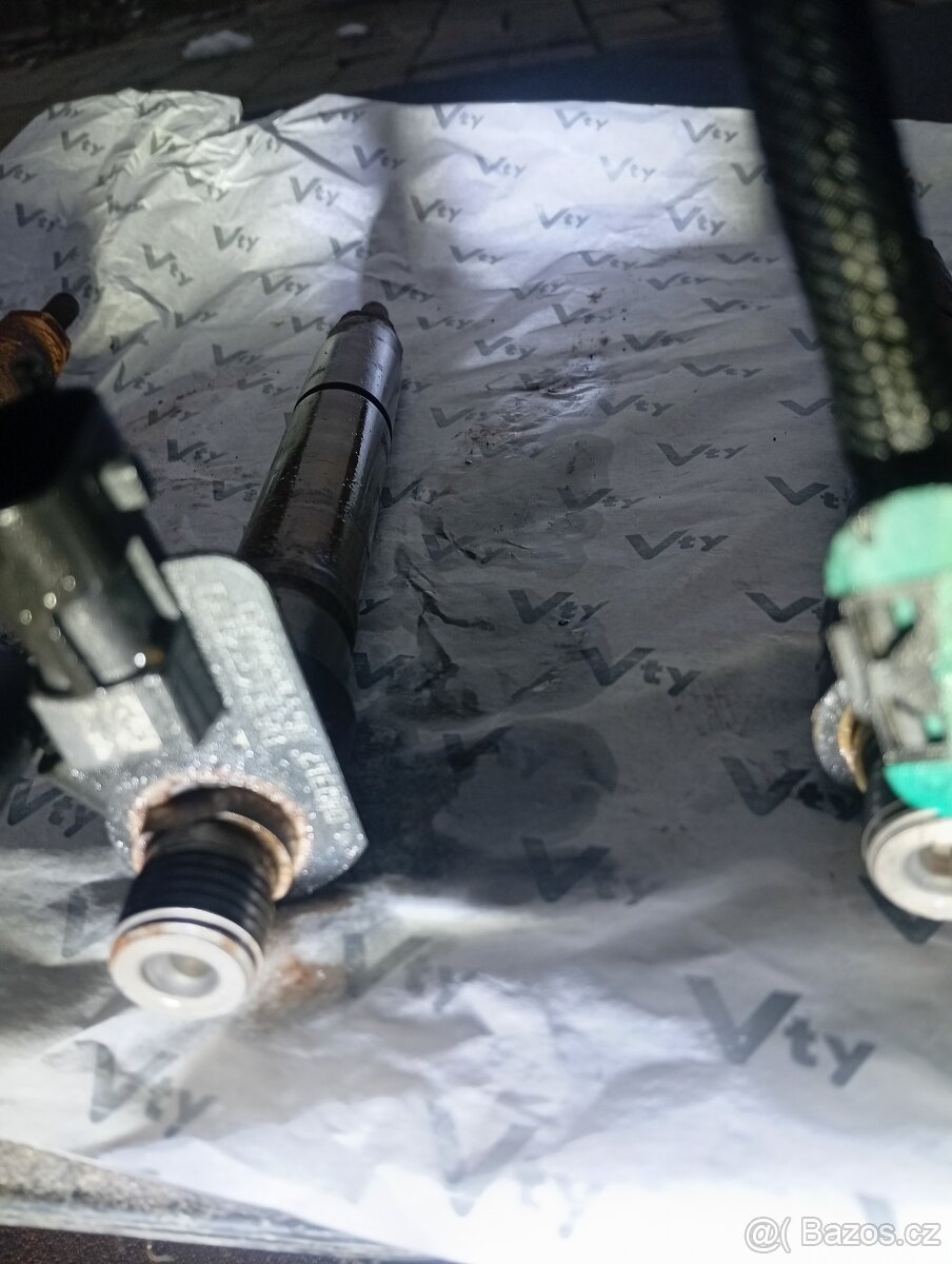 PEUGEOT 4007, CITROEN C-CROSSER 2,2HDI 4HN VSTŘIKY A ČERPADL - 10