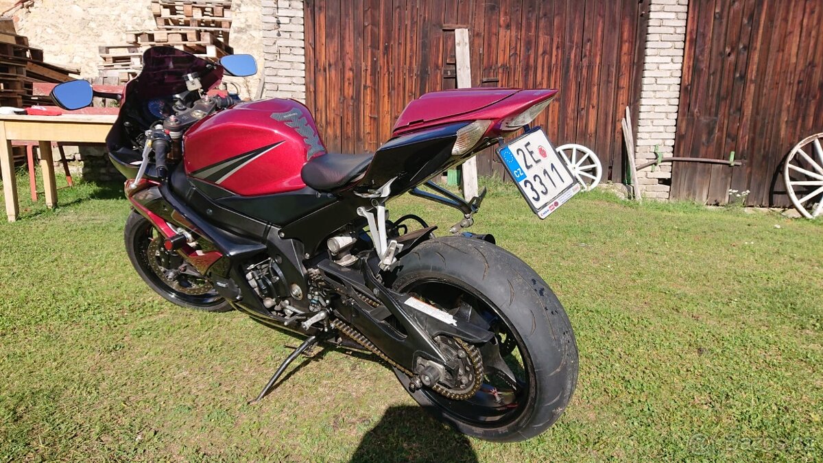 Suzuki GSXR 1000 - 10
