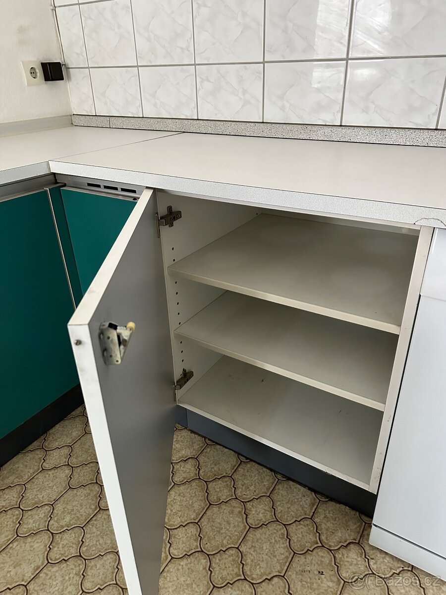 Retro zelená kuchyňská linka - 10