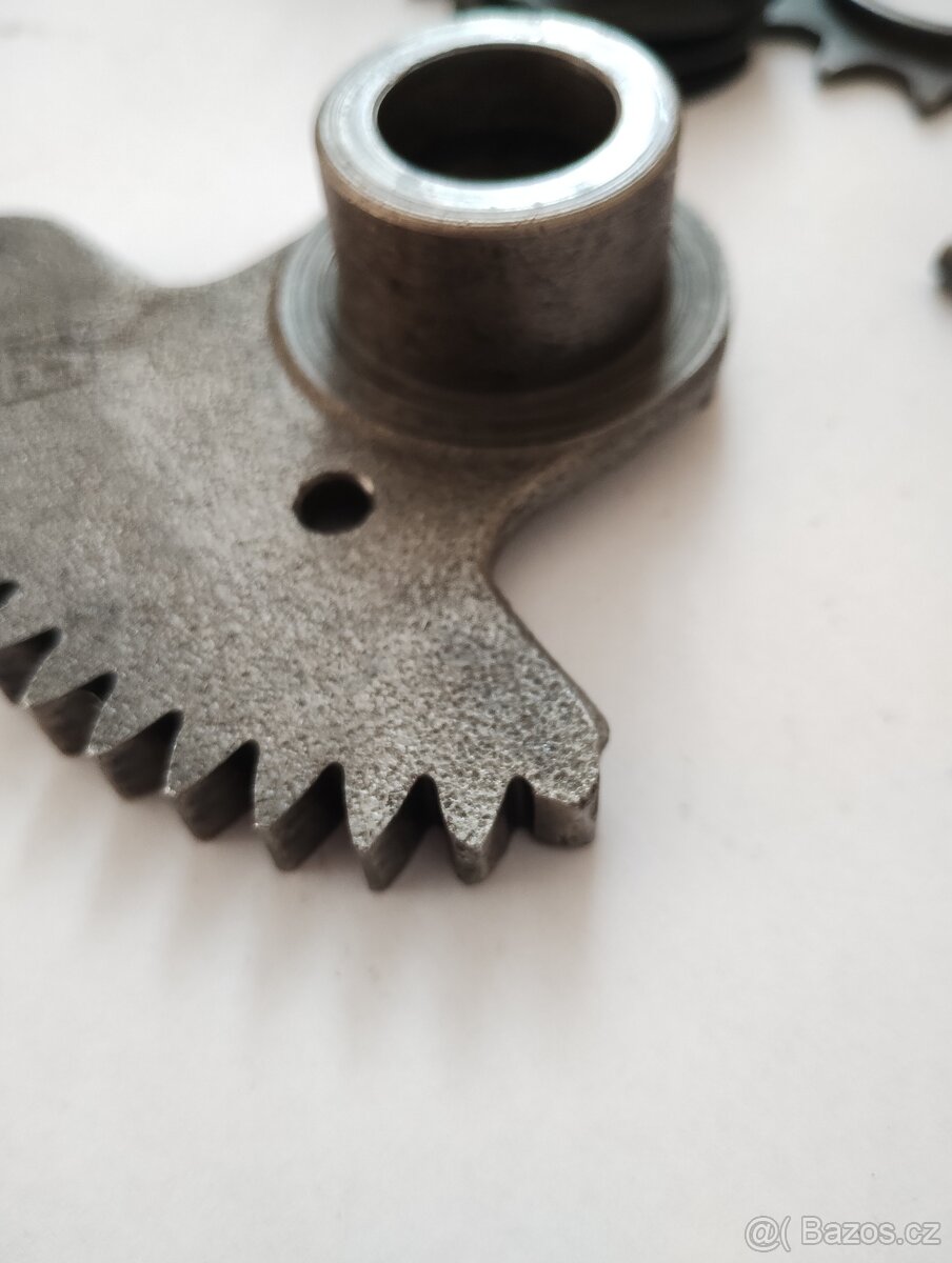 Prodám náhradní díly z motoru jawa 350 / 634 - 10