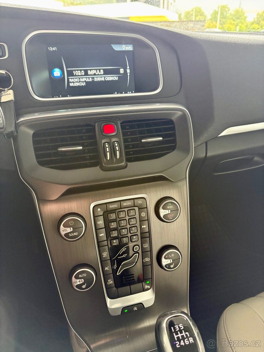 Volvo V40, 2,0d - 140kw - 10