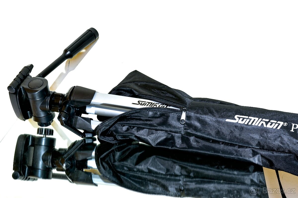 Nikon D5600 + Tamron 18-200mm + 16GB + stativ + brašna - 10