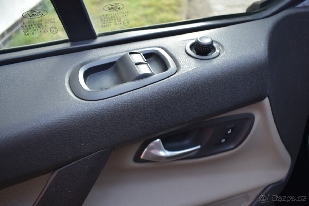 Ford Transit Custom 2.2 TDCi/LONG/6MÍST/MANUÁL/AC/ - 10