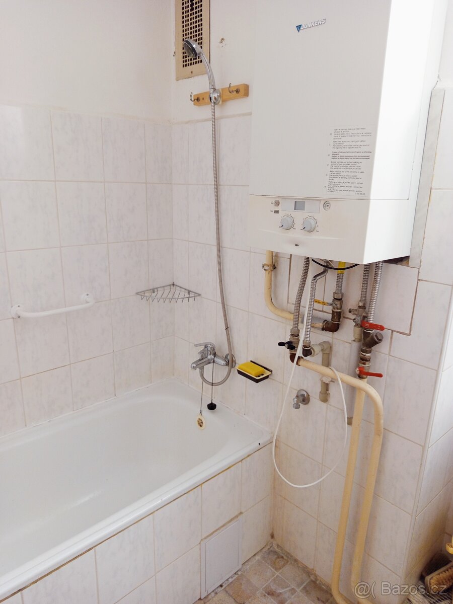 Prodej bytu 2+1 v ulici 1. Máje, Vejprnice (8 km od Plzně). - 10
