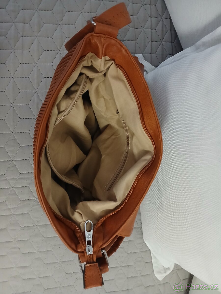 Kabelka dámská větších rozměrů - 10