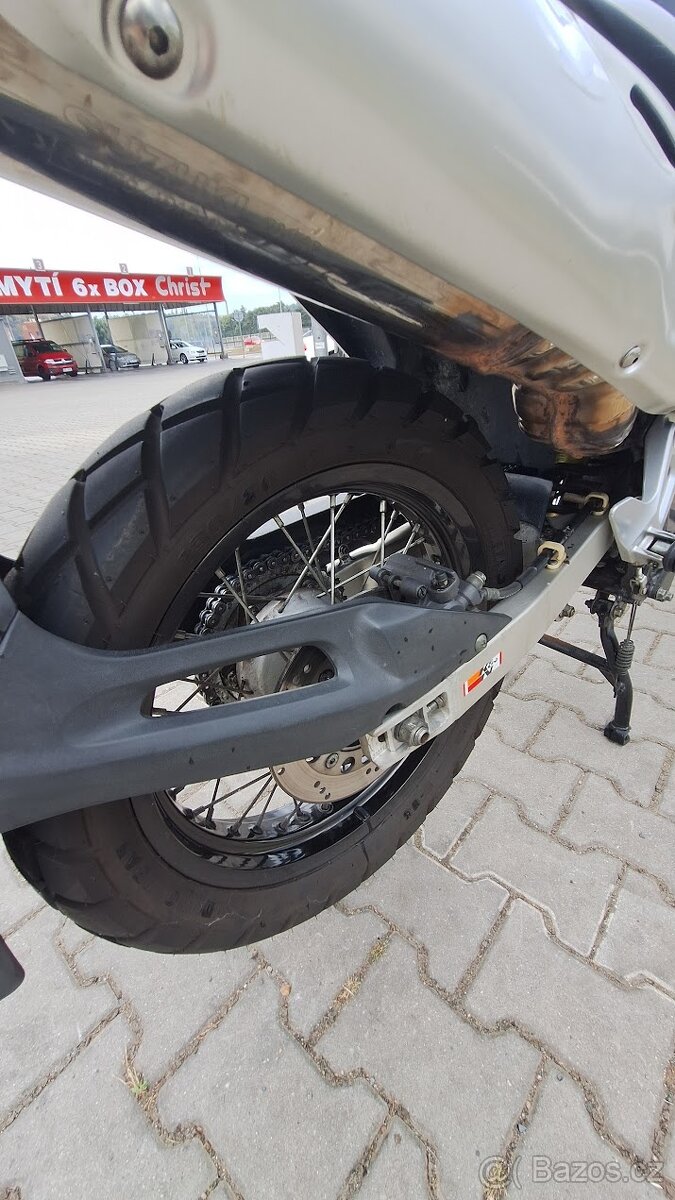 Suzuki XF 650 Freewind - 10