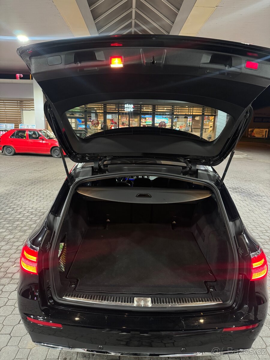 Mercedes-Benz e220d w213 143kW AMG paket - 10