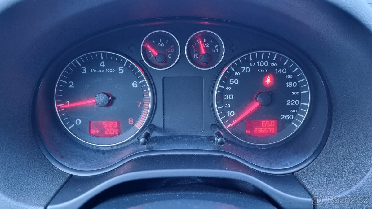 AUDI A3 SPORTBACK 1.6 BENZÍN - 10