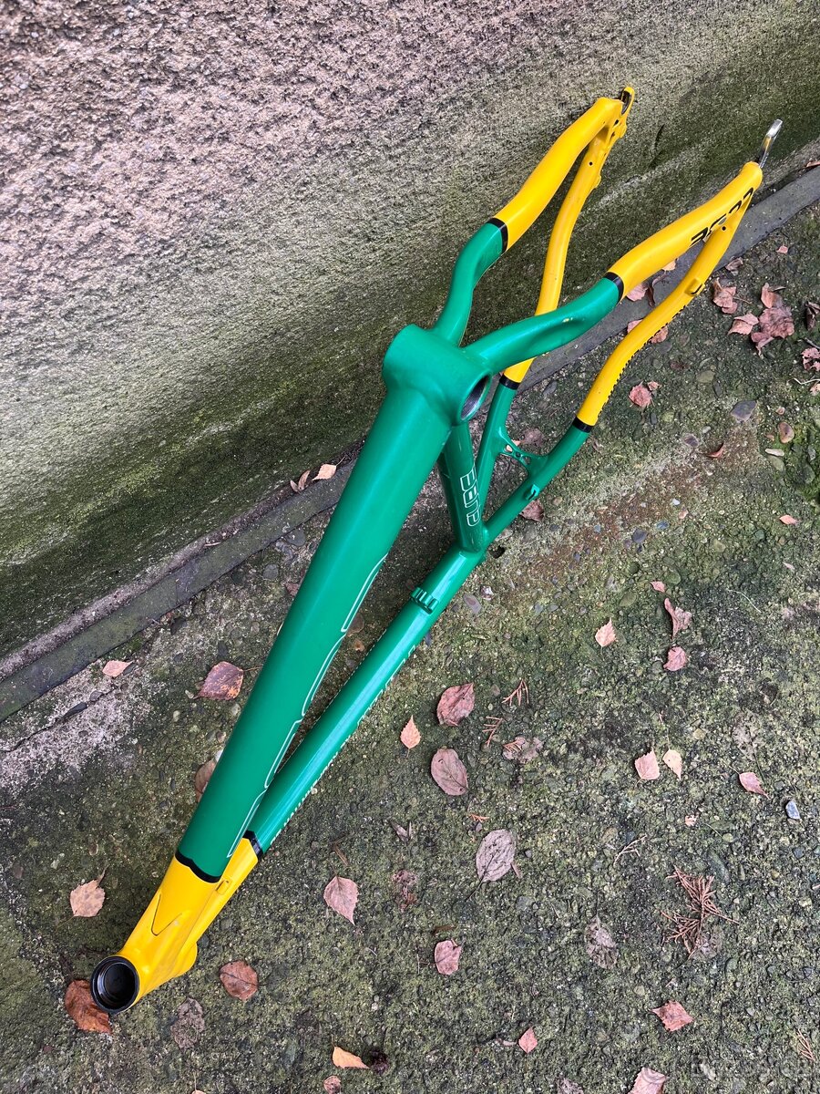 Rám Cube Team KC Kooperativa SG 26” - 10