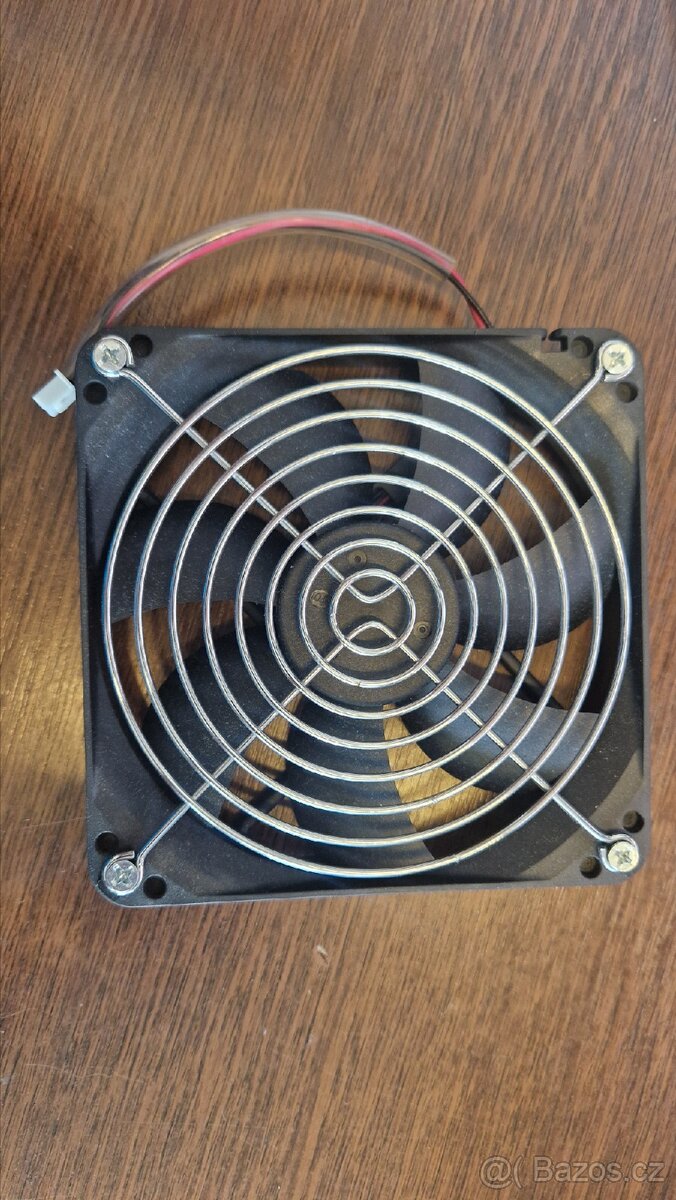 Ventilátory k PC 12V a rozdvojka napájení ventilátorů - 10