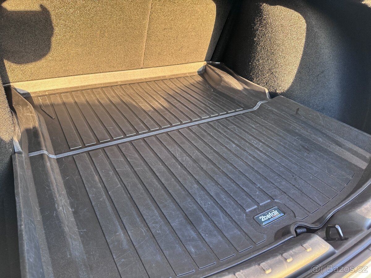 Tesla Model 3 Long Range AWD - 10