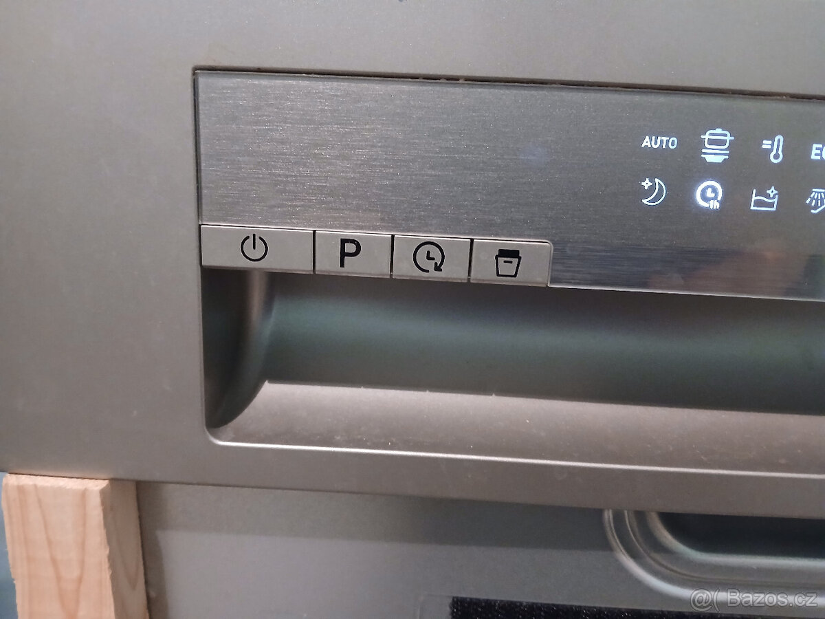 Vestavná myčka MORA - 10