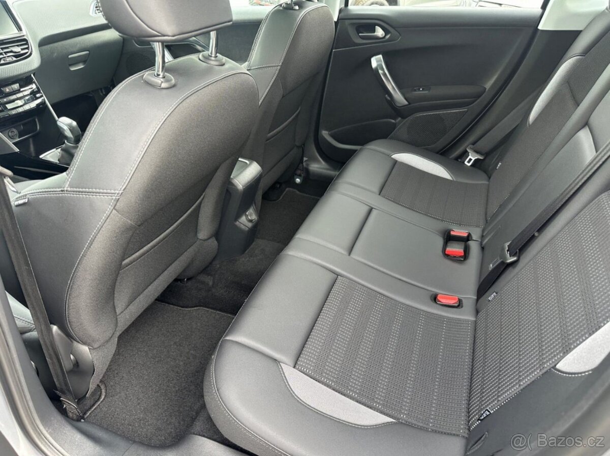 Prodáváme Peugeot 2008 1.2T 81kw Allure - 10