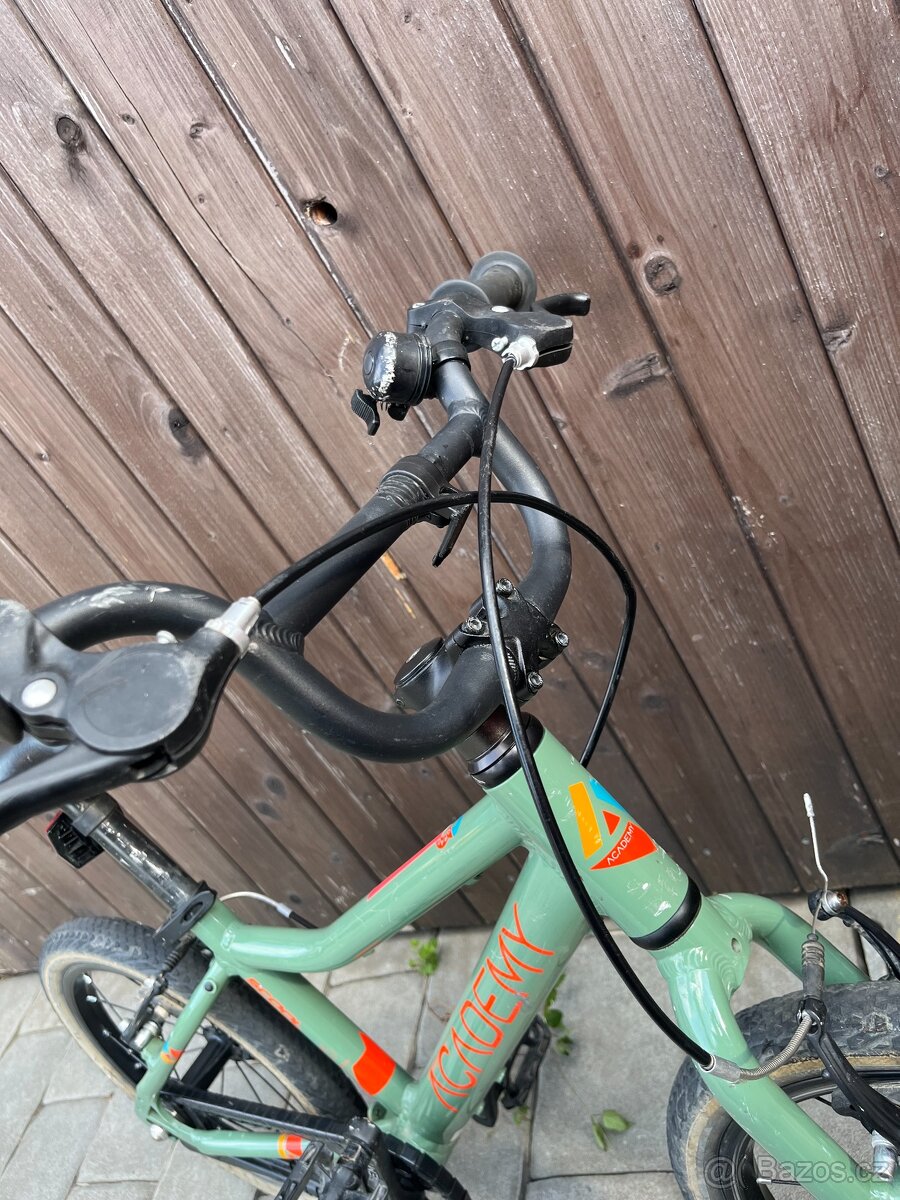 ACADEMY, vel. 16 - 10