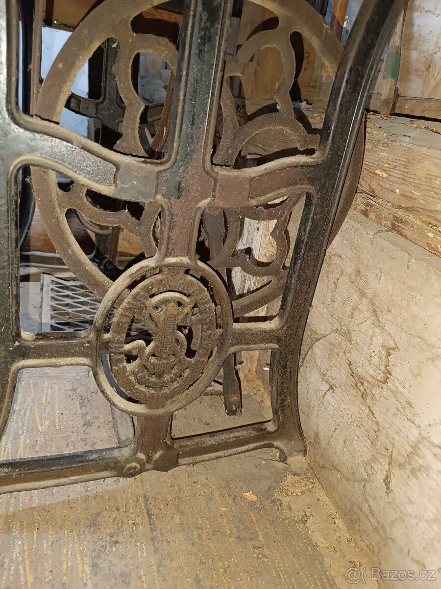 Singer šicí stroj na kůže - 10