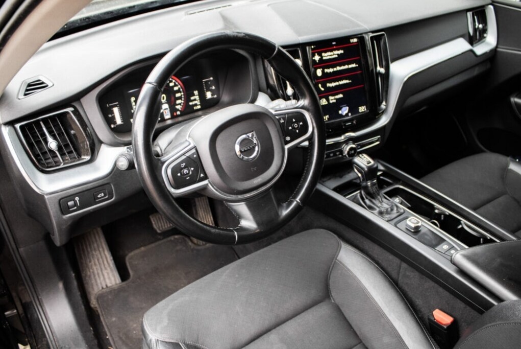 Volvo XC60 D4 Momentum, 140kW (2019) - 10