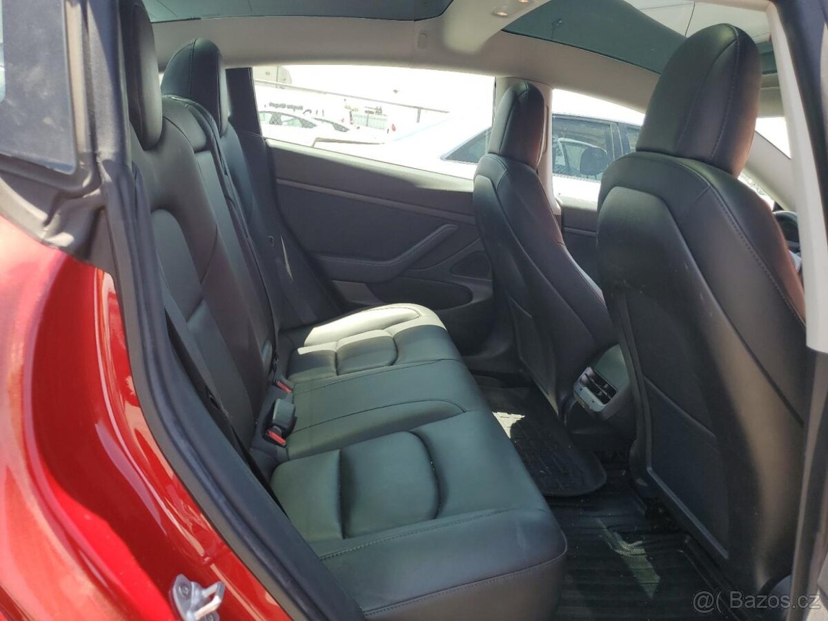 Tesla model 3 - 10