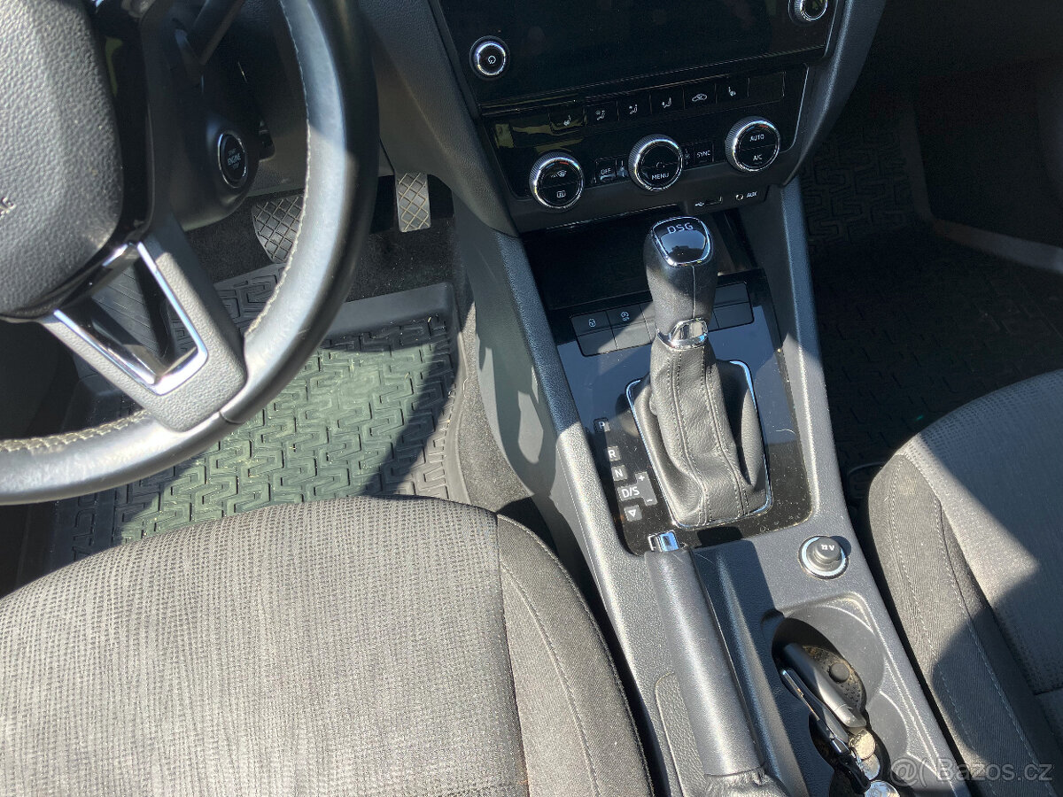 octavia 3 DSG 1,6 tdi combi faselift, výbava - 10