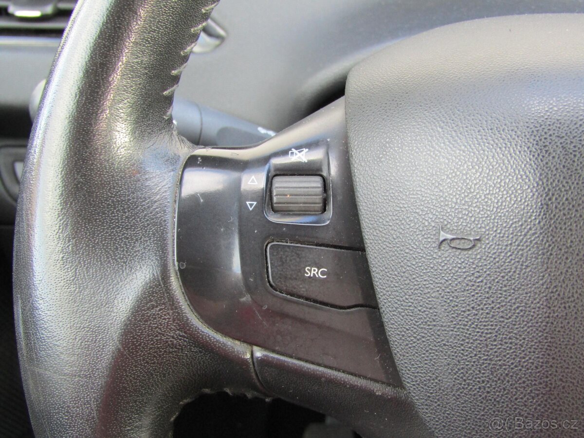 Peugeot 208 1.2i , 60 kW benzín, 2016 - 10