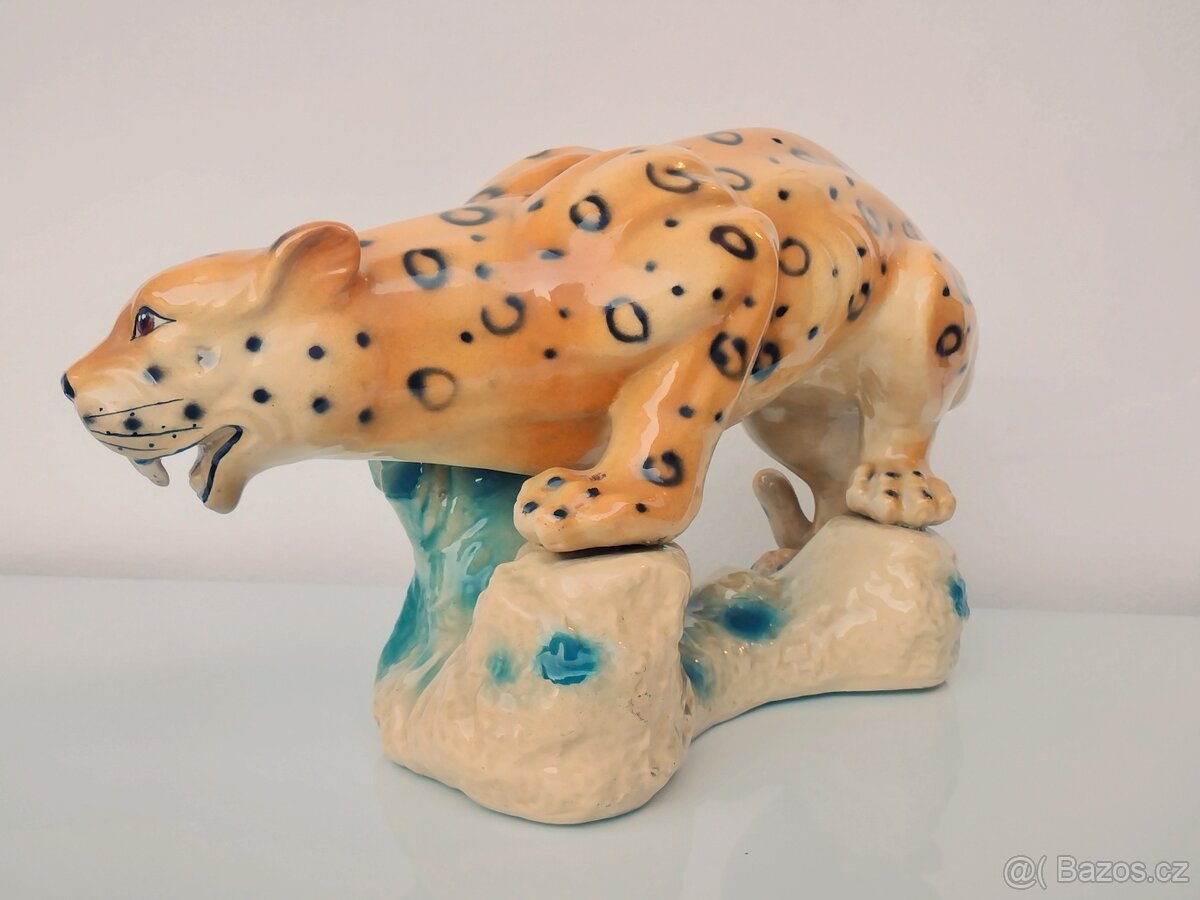 Velká stará socha geparda/levharta - 10