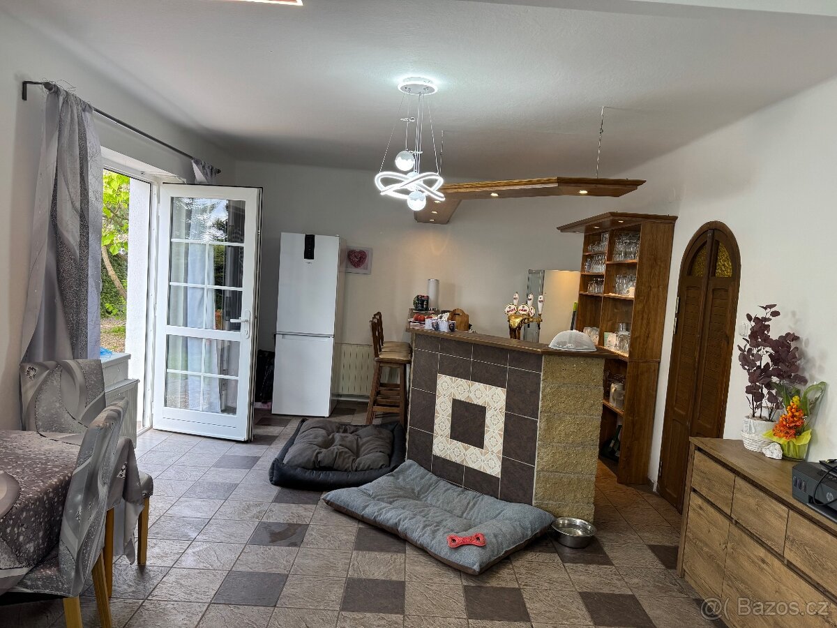Penzion s restaurací k pronájmu - 10