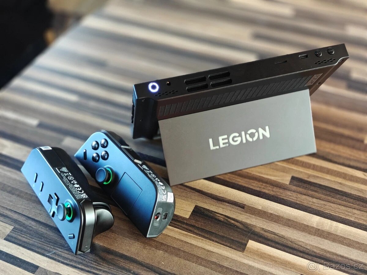 Prodám Lenovo Legion Go 8APU1 - 10