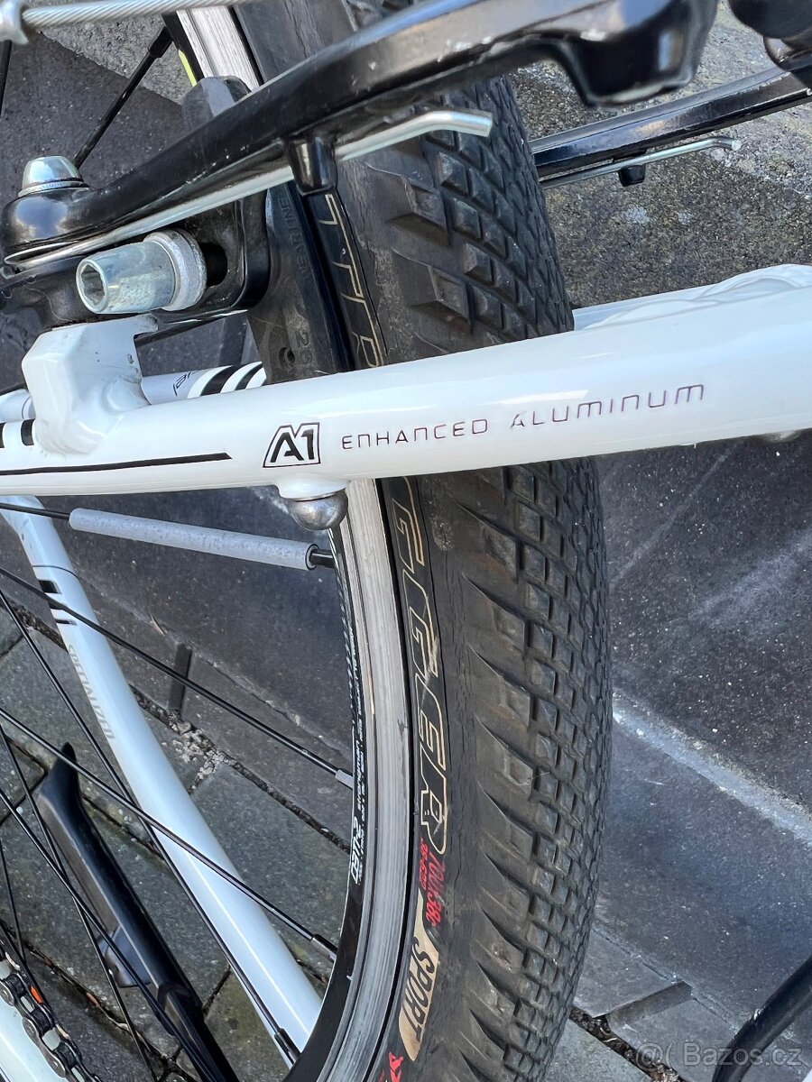 Trekové dámské jízdní kolo Specialized Ariel M - 10