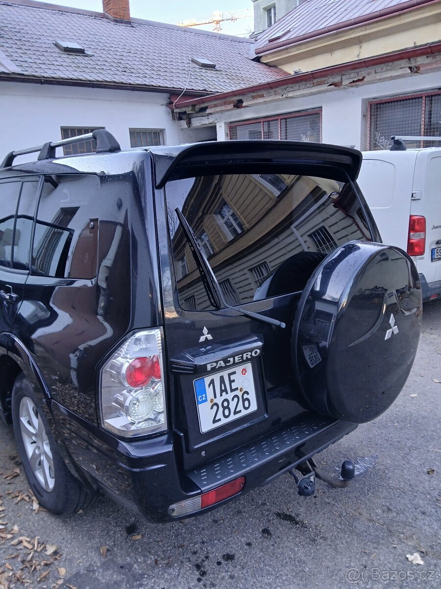 Mitsubishi pajero V60 - 10