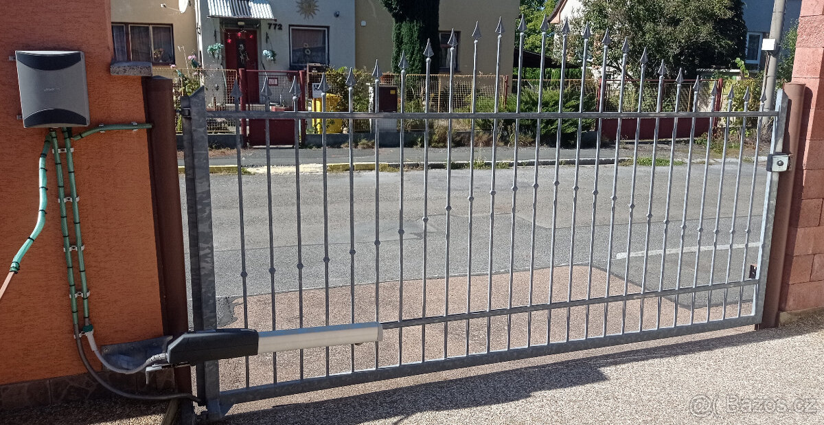 Prodám vjezdová vrata - 10