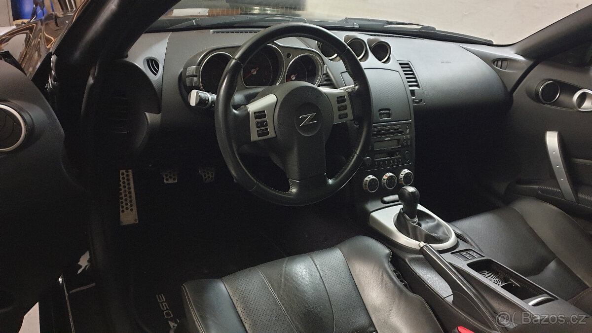 nissan 350z - 10