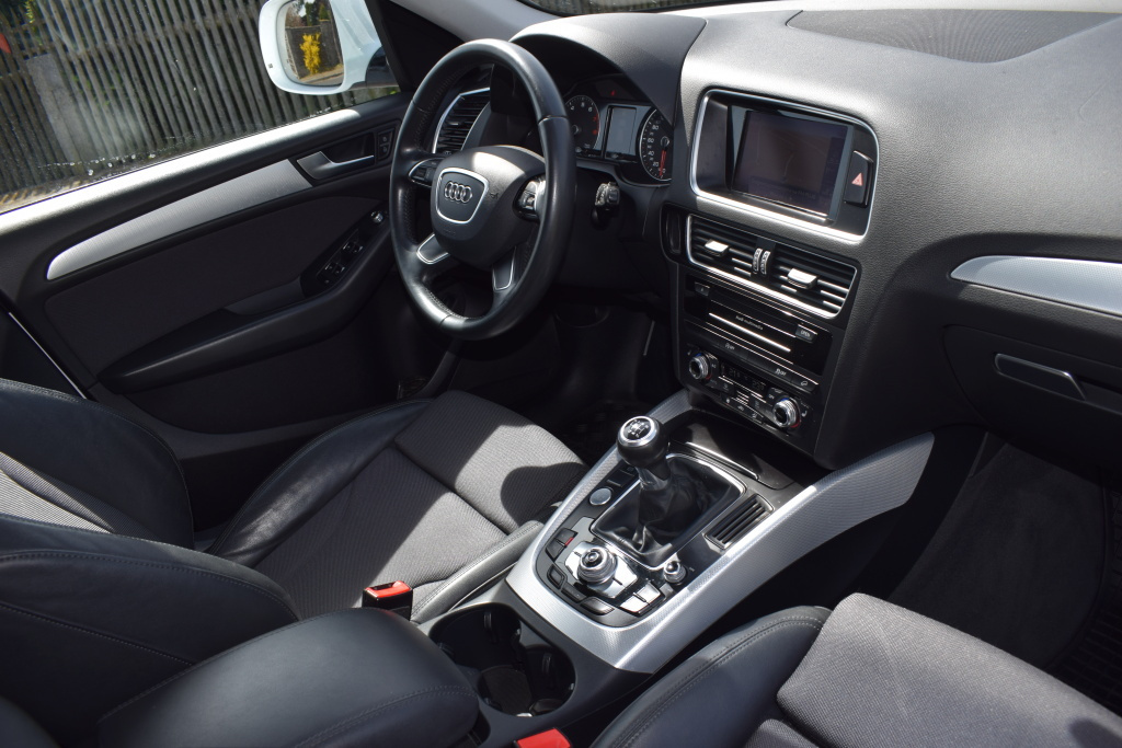 Audi Q5 2.0 TFSI S-Line Quattro MANUÁL TAŽNÉ Bi-Xenony záruk - 10