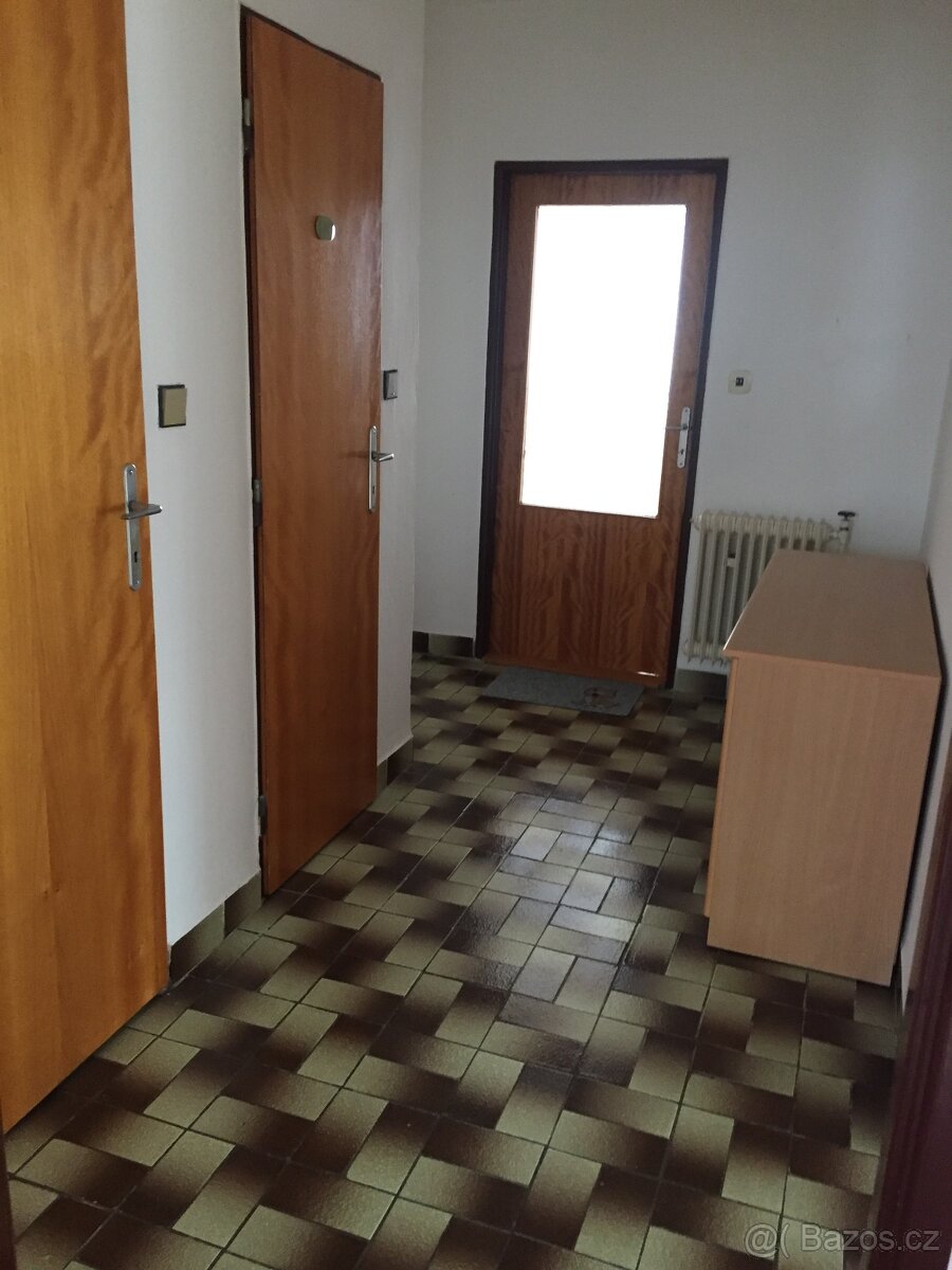 Rodinný dům se zahradou v klidné části města Nový Bydžov - 10