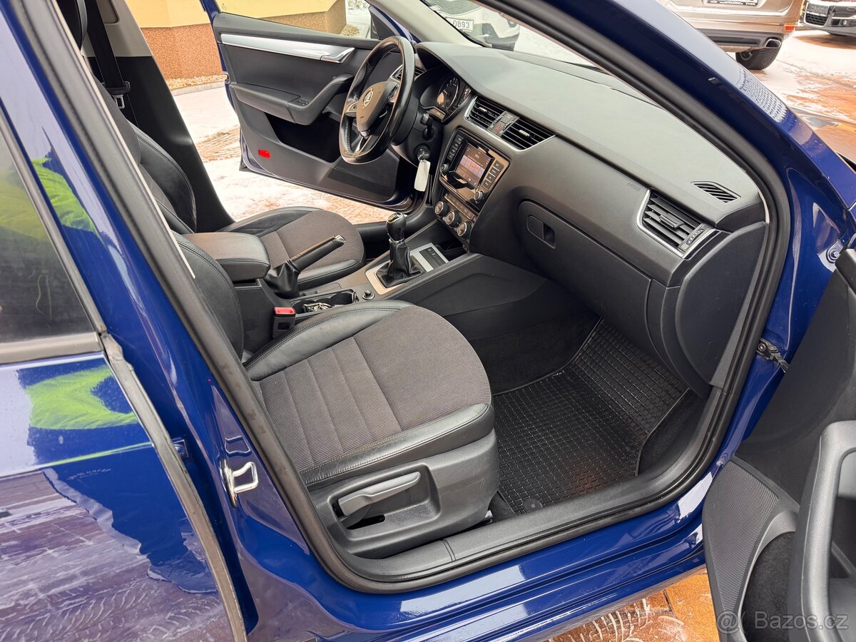 Škoda Octavia 1.6TDI 77Kw Style - Navi - 10