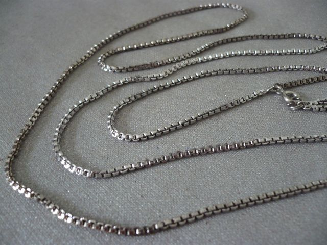 Dvojitý řetízek stříbrné barvy - 10