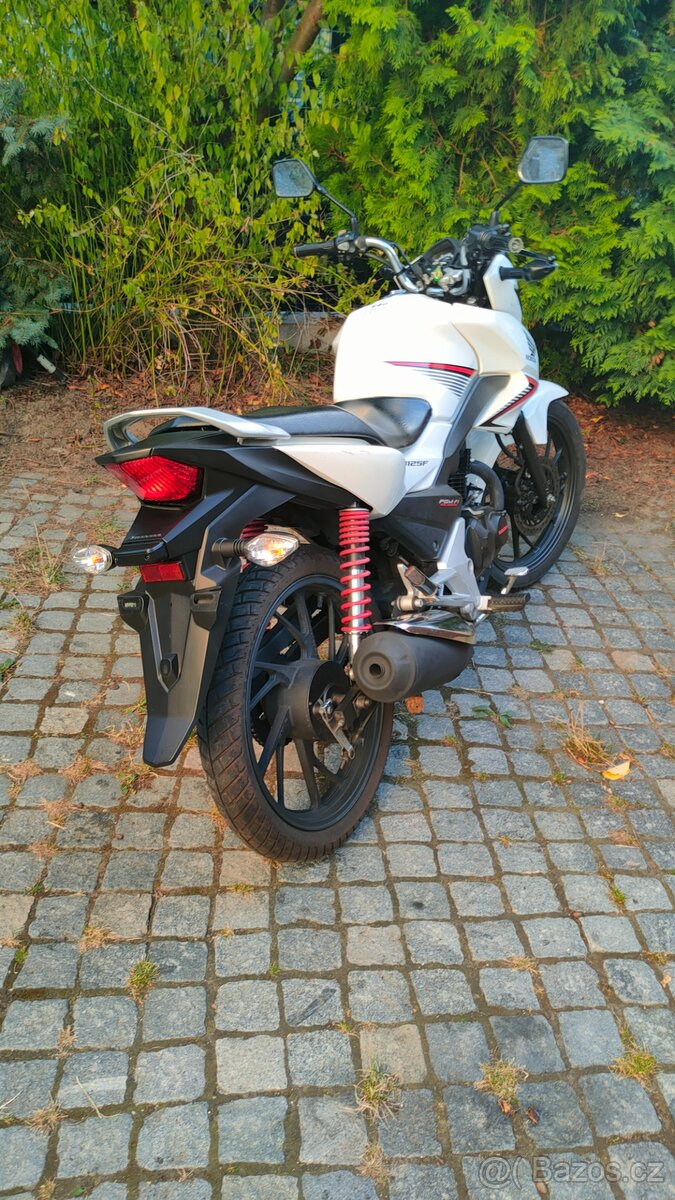 Honda CB 125 F - 10