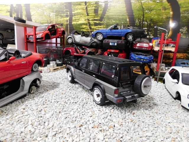 model auta Nissan Patrol GR Y60 Otto mobile 1:18 - 10