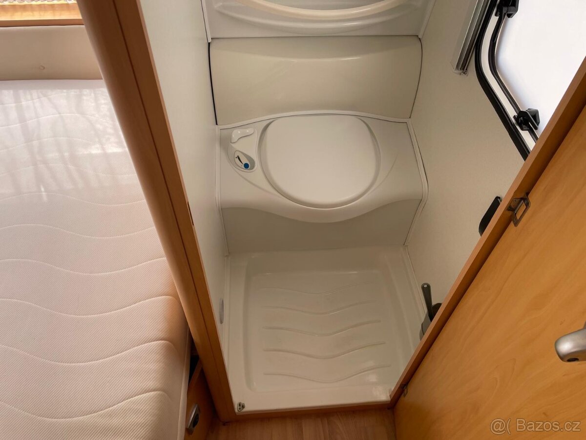 Beyerland Vitesse 400, 2006, 4 osoby, EL.POJEZD - 10