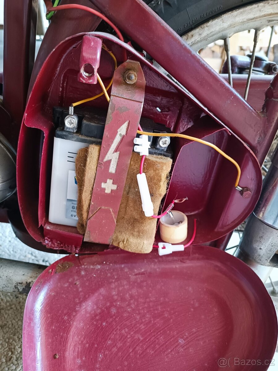 Jawa Pérák 250 po GO motoru s doklady 1951 - 10