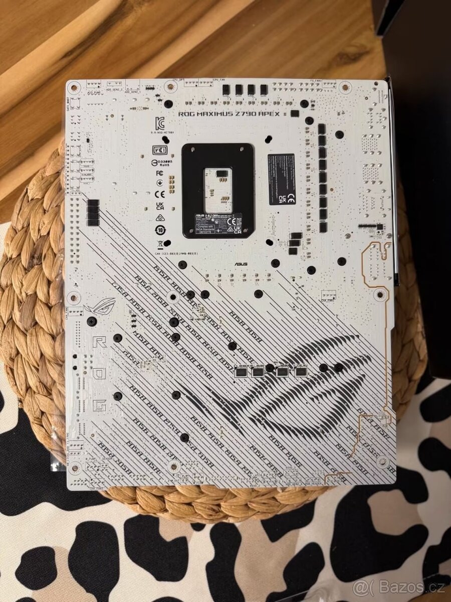 Herní základní deska ASUS ROG Maximus Z790 APEX LGA1700 - 10
