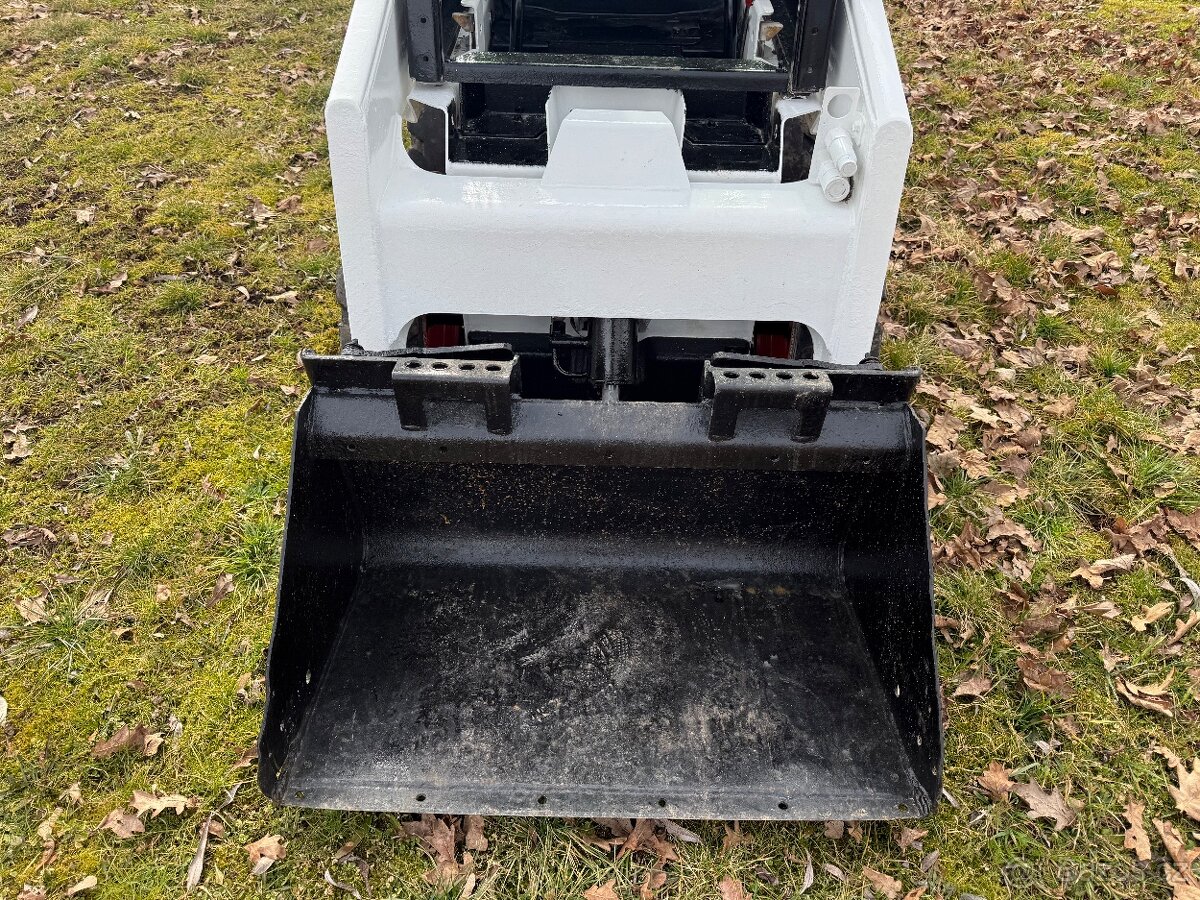 Bobcat S70 smykový nakladač - 10